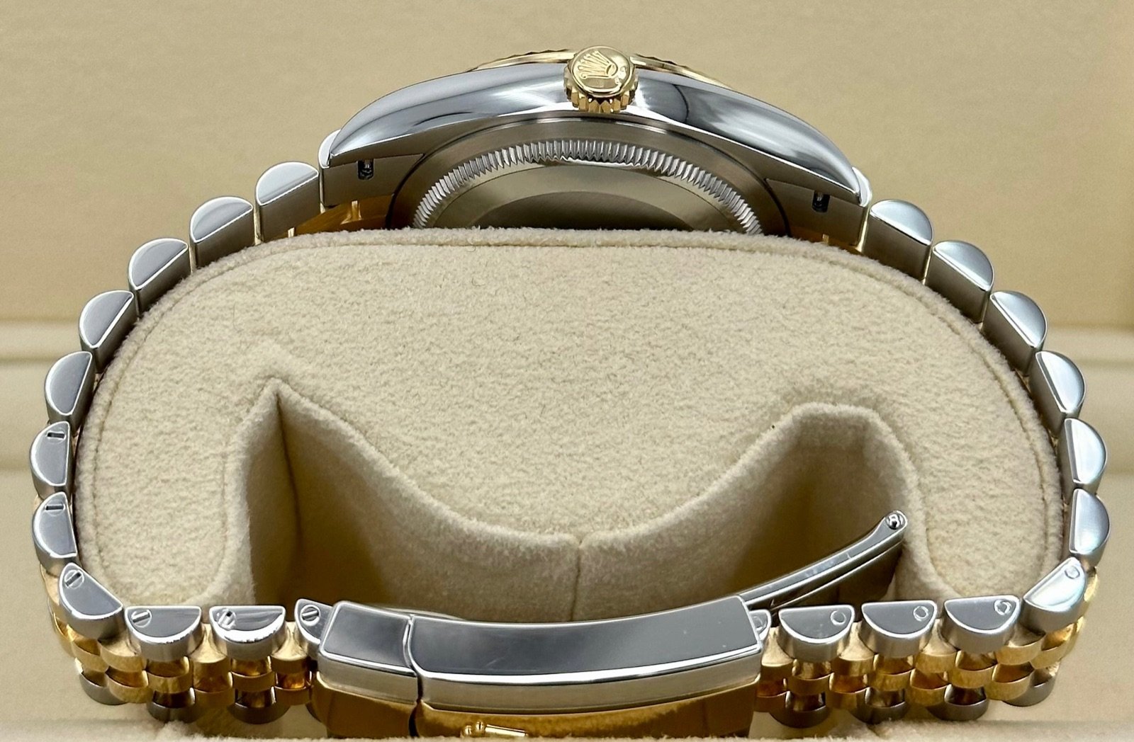 2023 Rolex Datejust 36mm 126233 Mother of Pearl Diamond Dial (Unworn) - Image 9