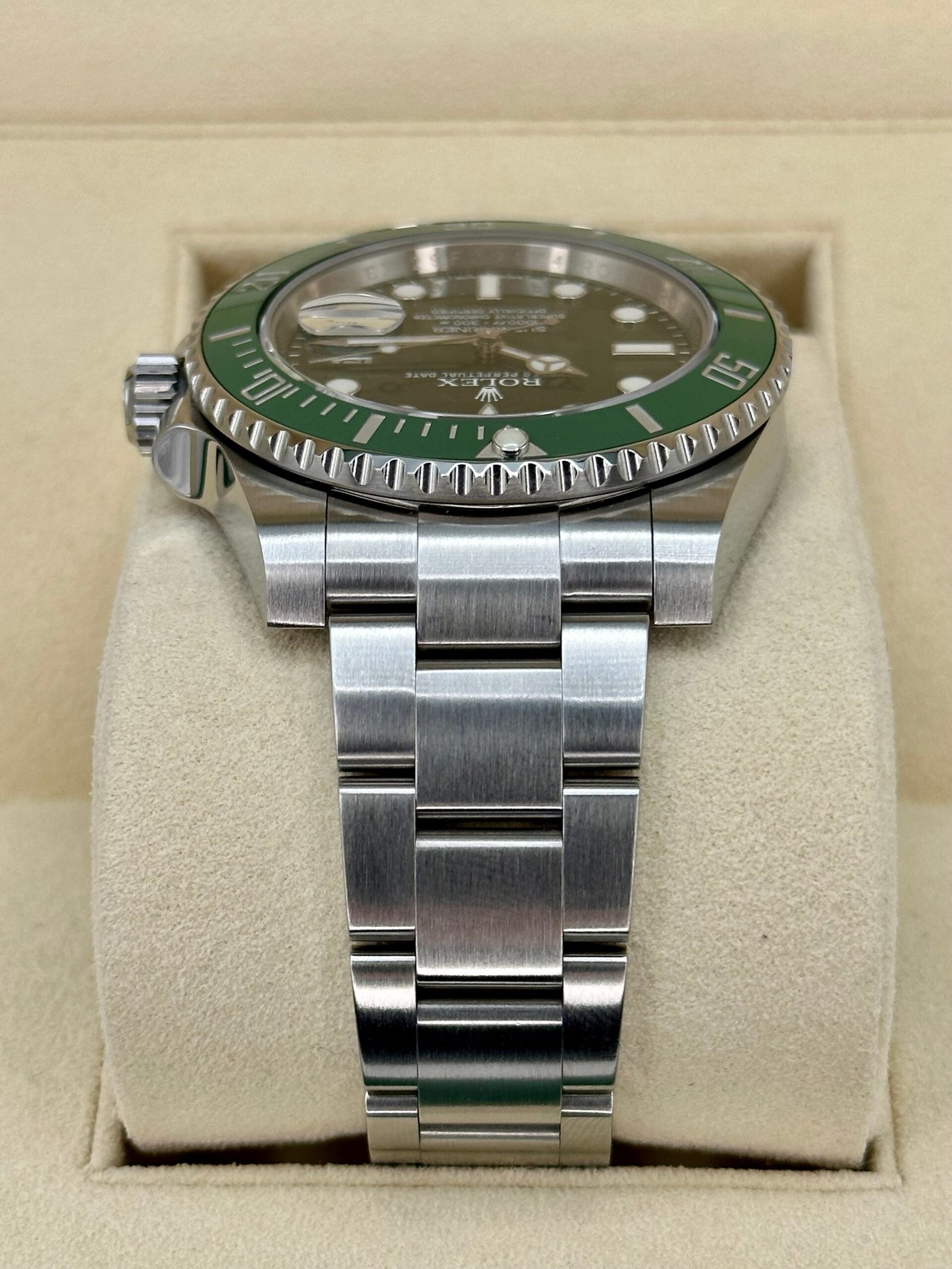 2015 Rolex Submariner “Hulk” 40mm 116610LV Green Dial - Image 4