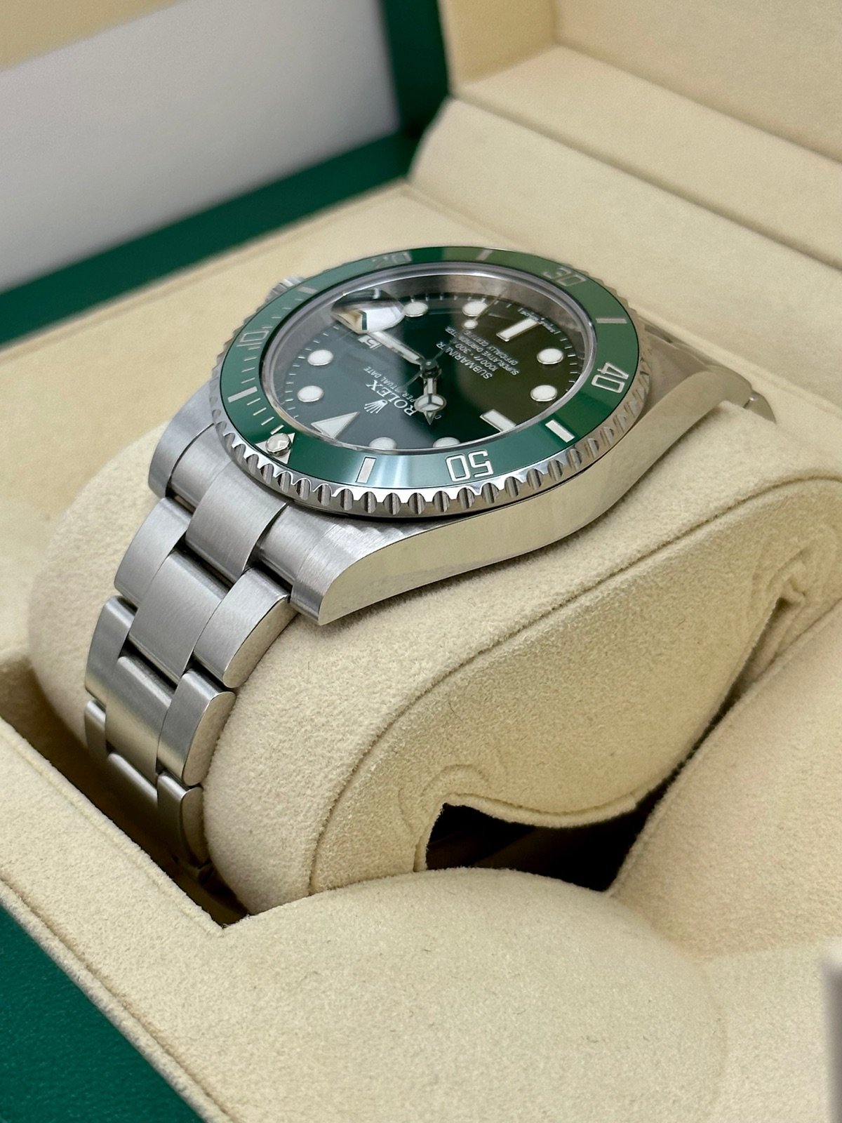 2015 Rolex Submariner “Hulk” 40mm 116610LV Green Dial - Image 5