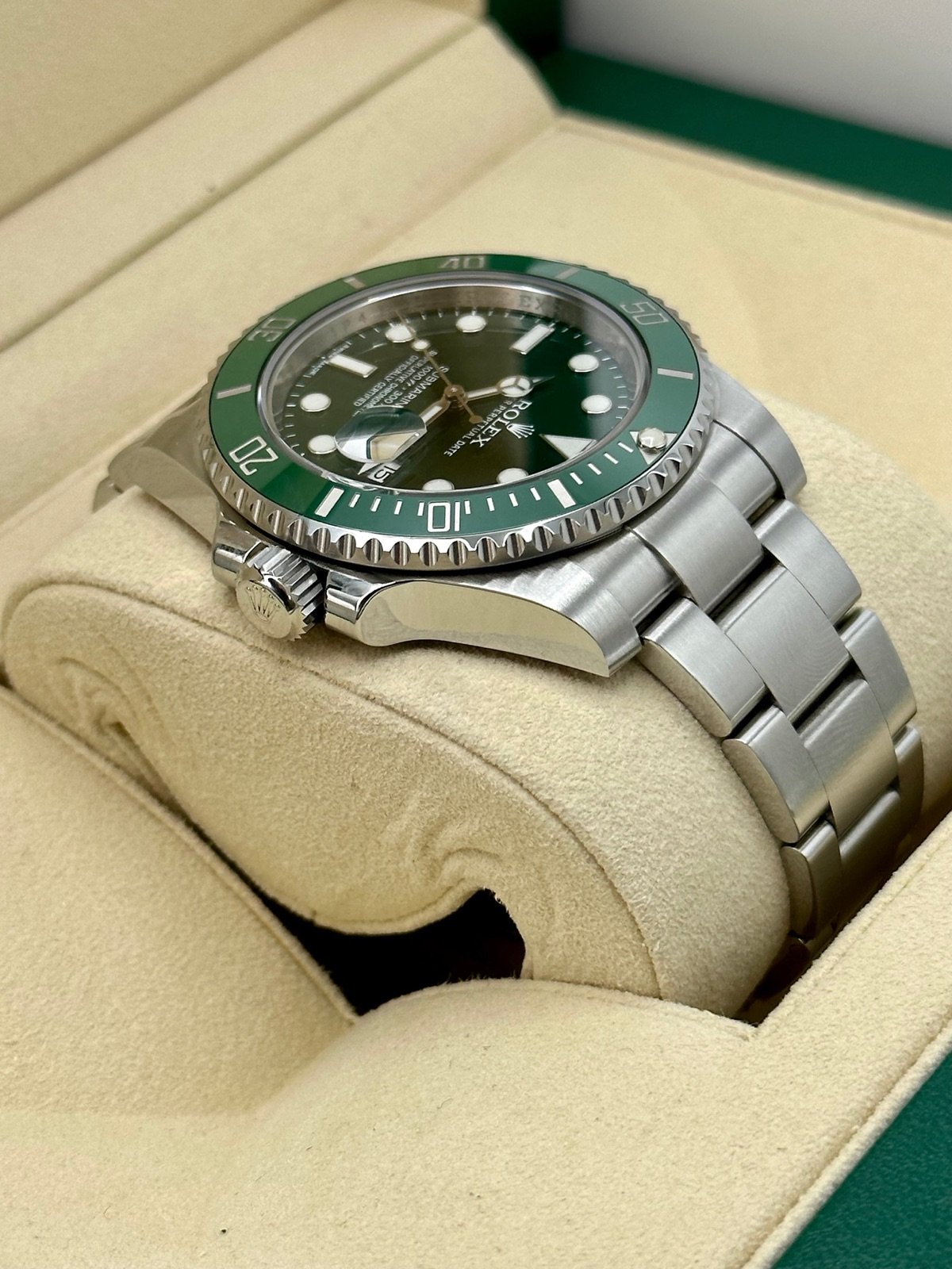 2015 Rolex Submariner “Hulk” 40mm 116610LV Green Dial - Image 6
