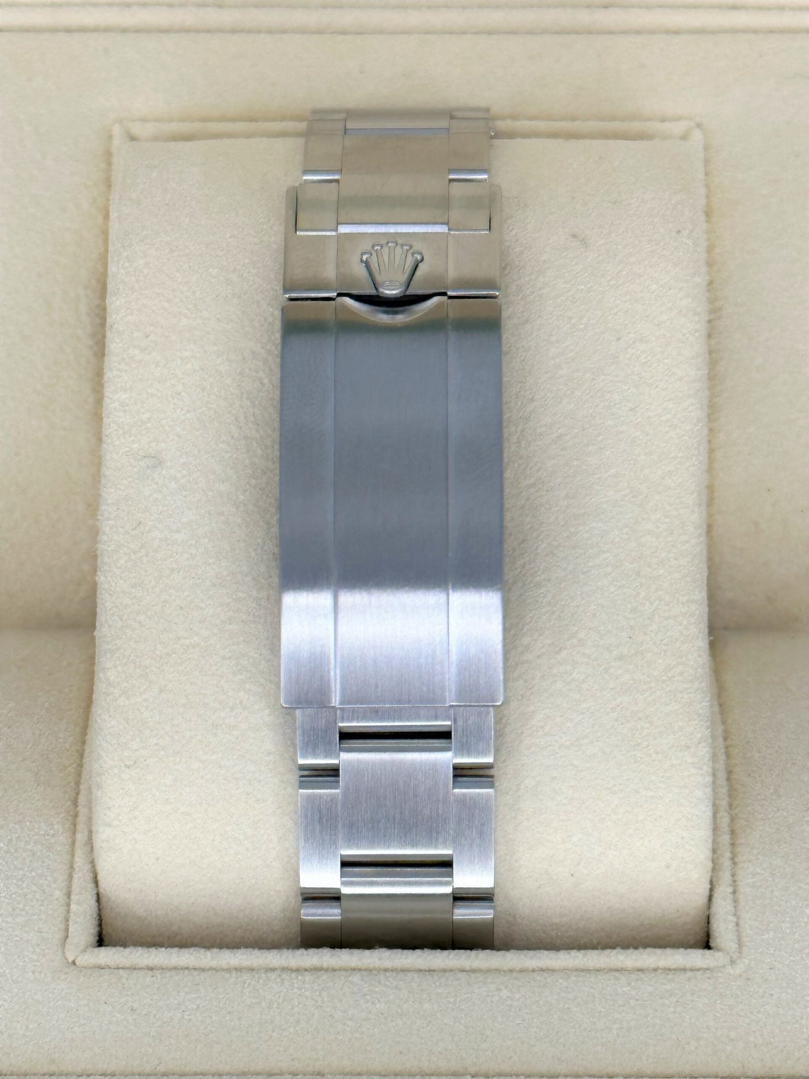2018 Rolex Submariner “Hulk” 40mm 116610LV Green Dial - Image 2