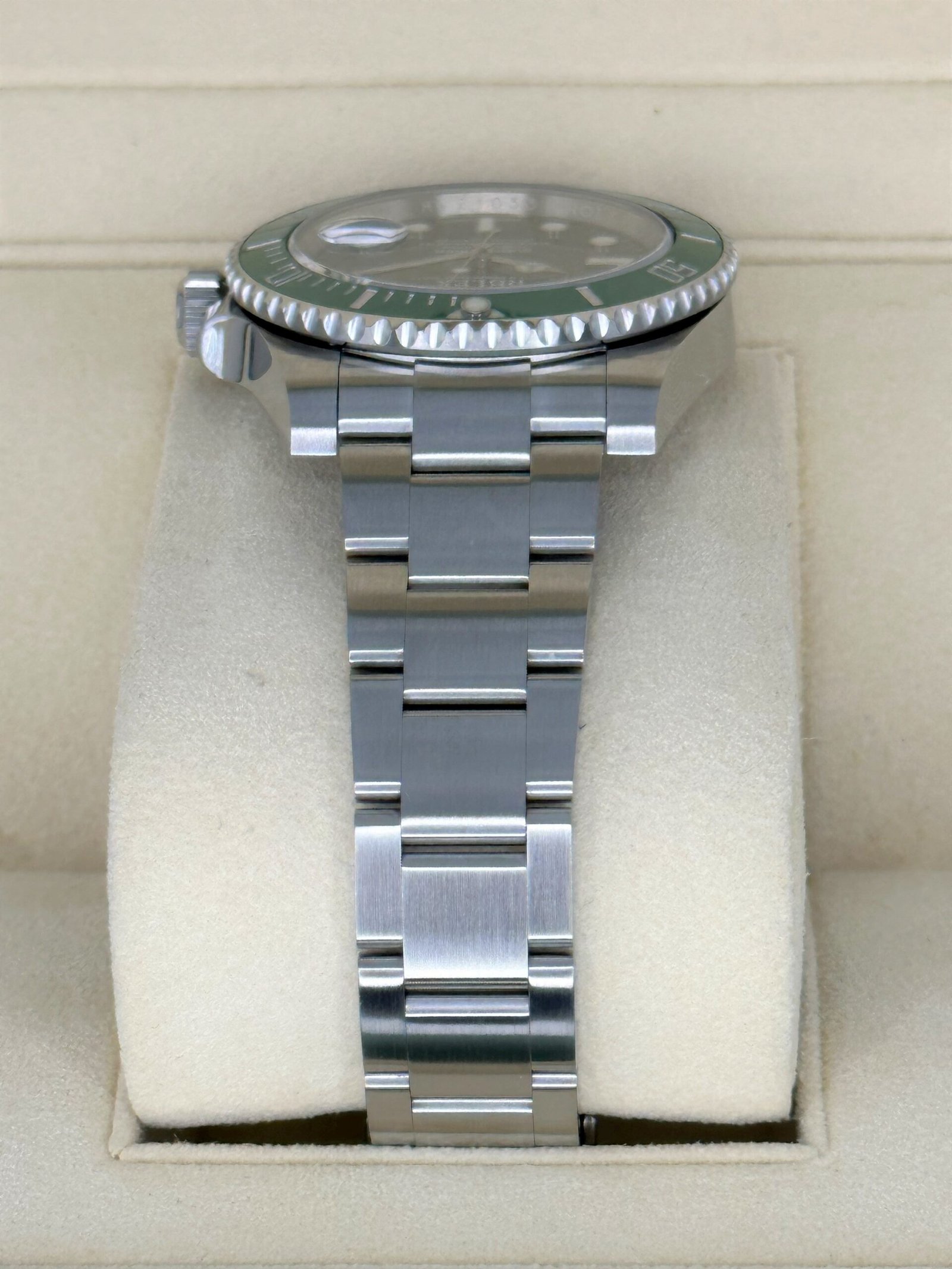 2018 Rolex Submariner “Hulk” 40mm 116610LV Green Dial - Image 4
