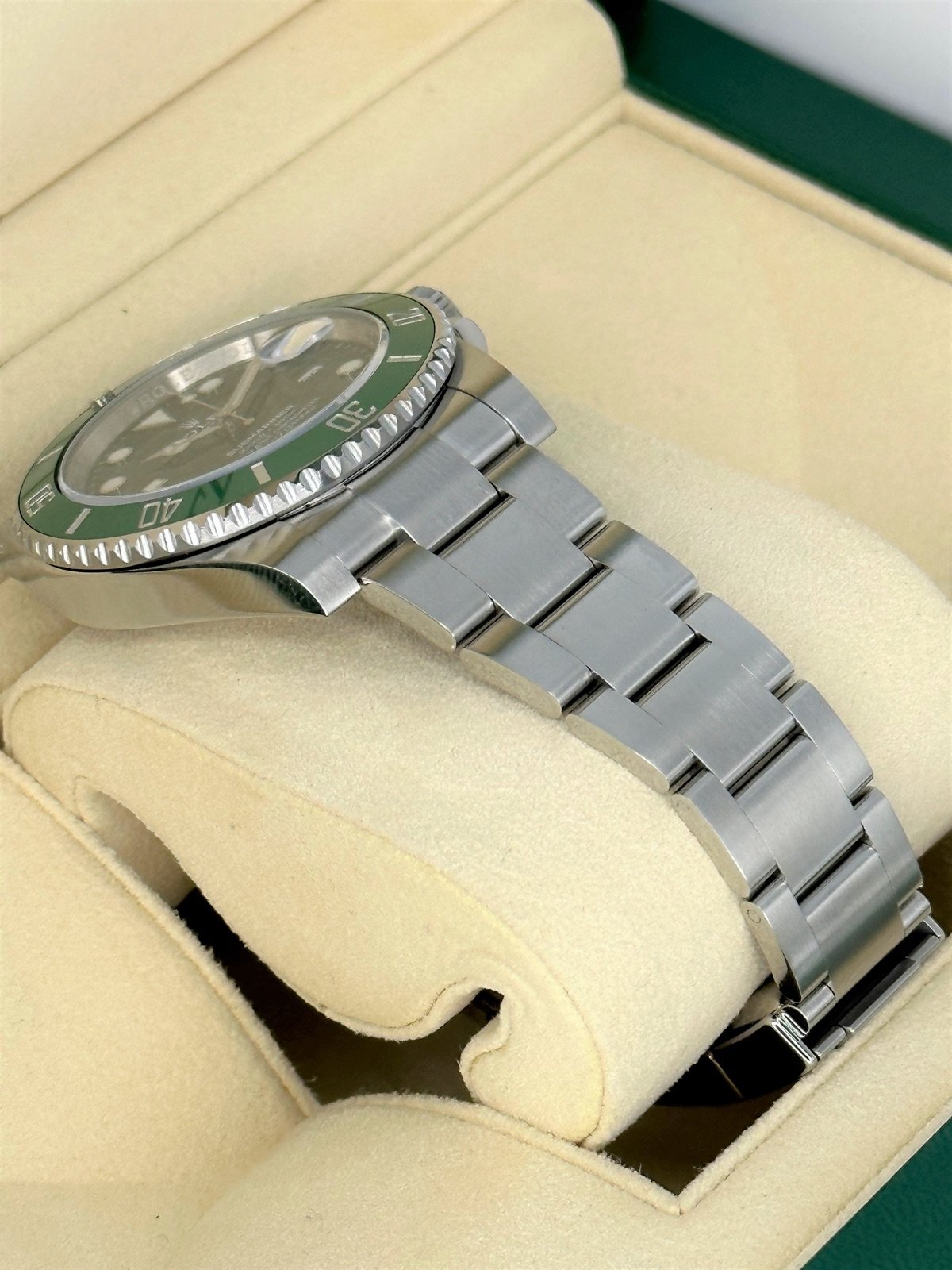 2018 Rolex Submariner “Hulk” 40mm 116610LV Green Dial - Image 6