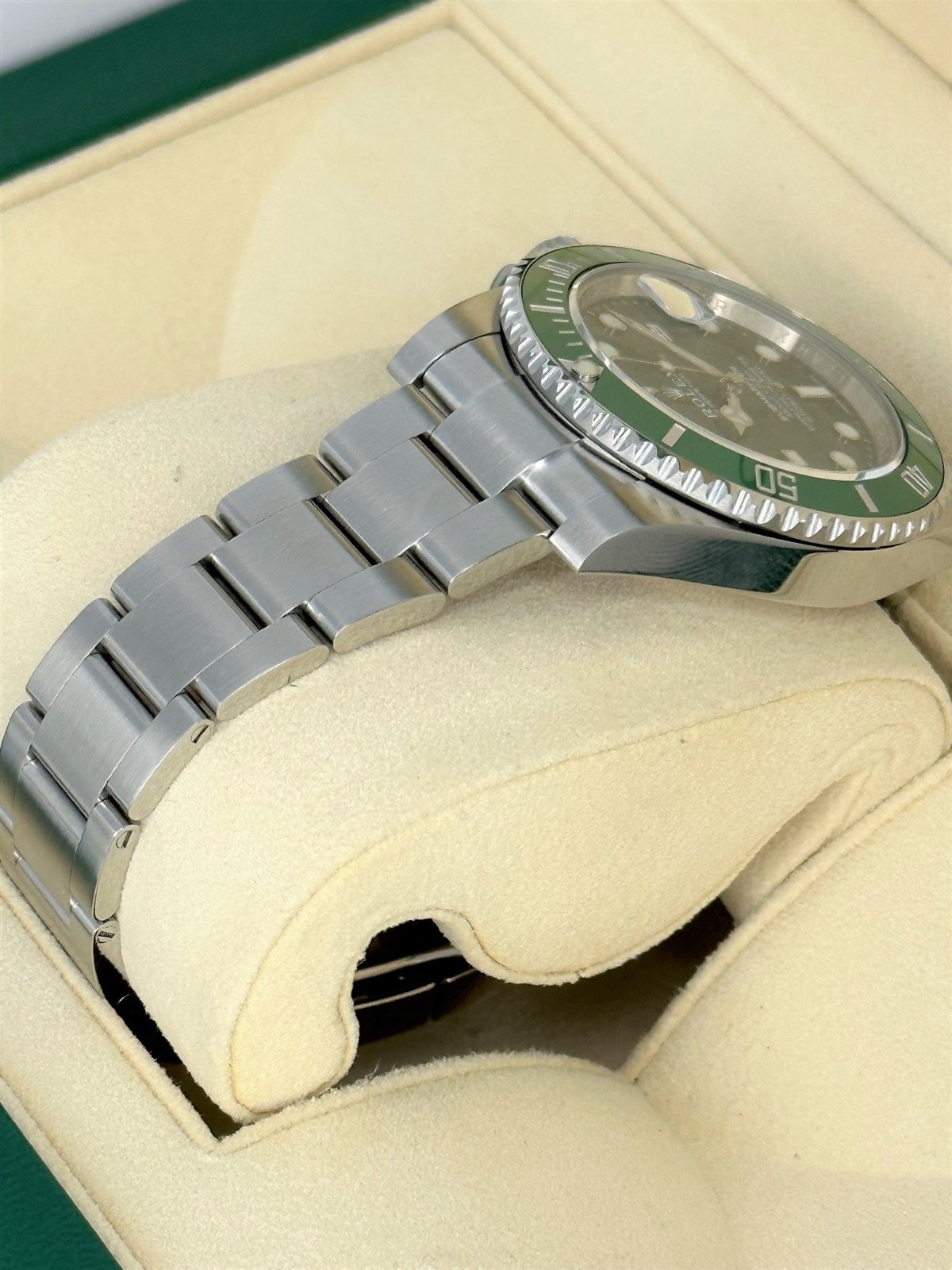 2018 Rolex Submariner “Hulk” 40mm 116610LV Green Dial - Image 7