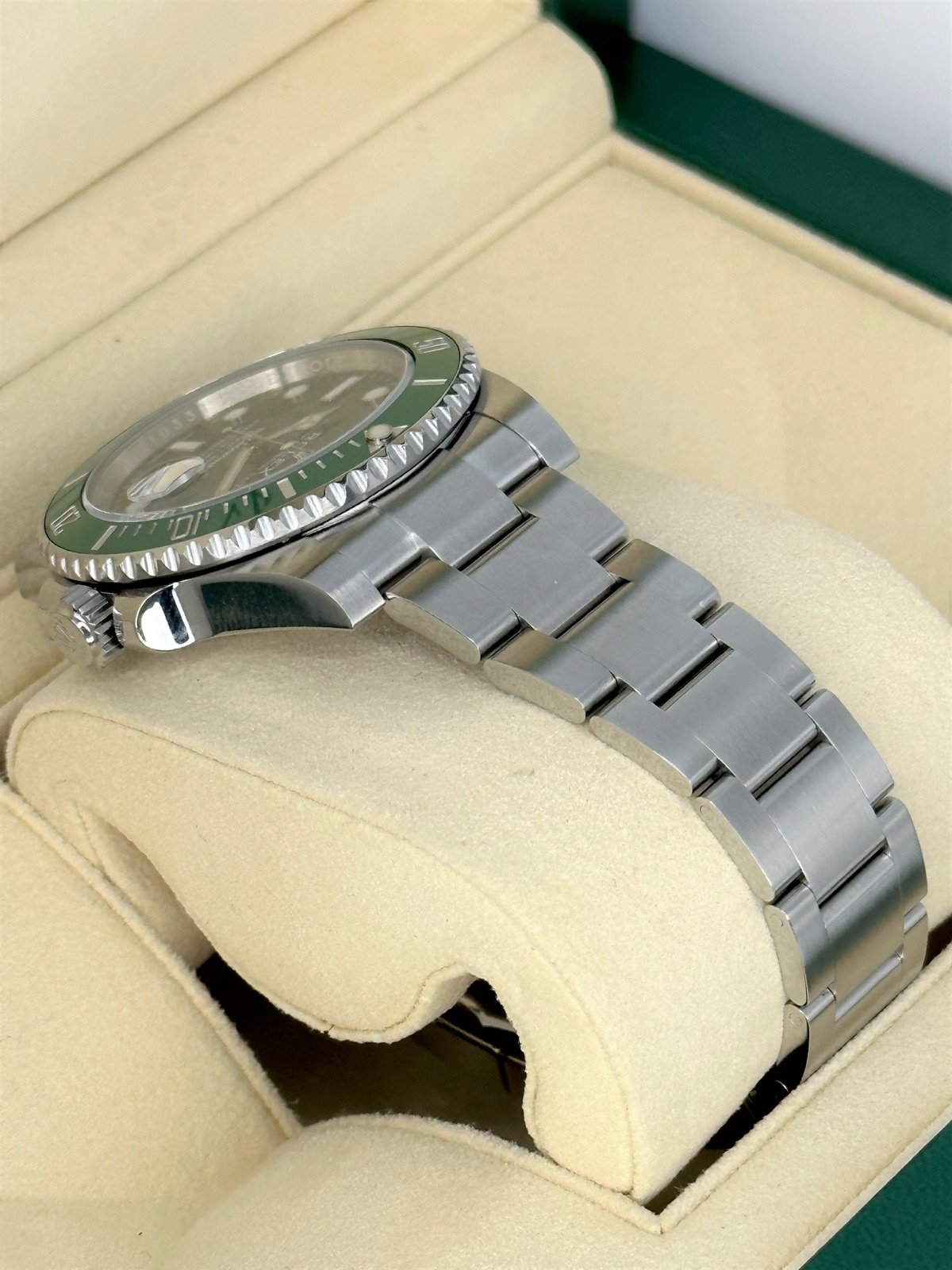 2018 Rolex Submariner “Hulk” 40mm 116610LV Green Dial - Image 8