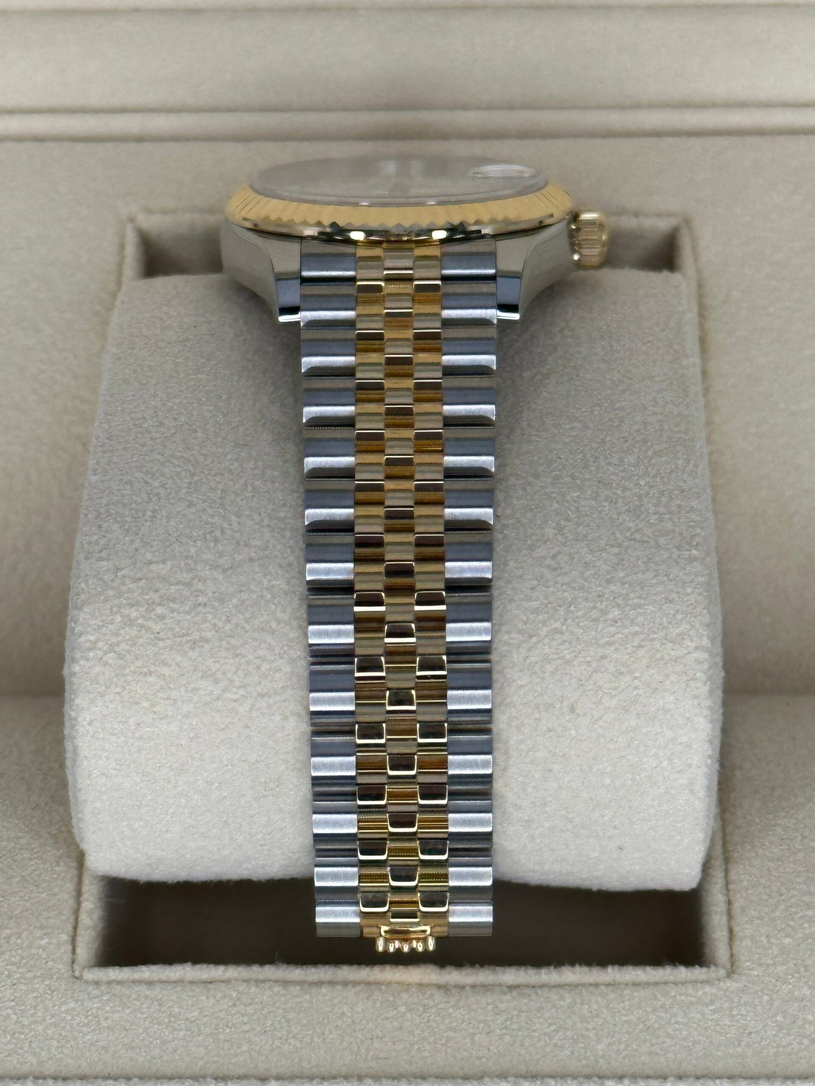 2023 Rolex Datejust 31mm 278273 Two-Tone Jubilee White Roman Numeral Dial - Image 3