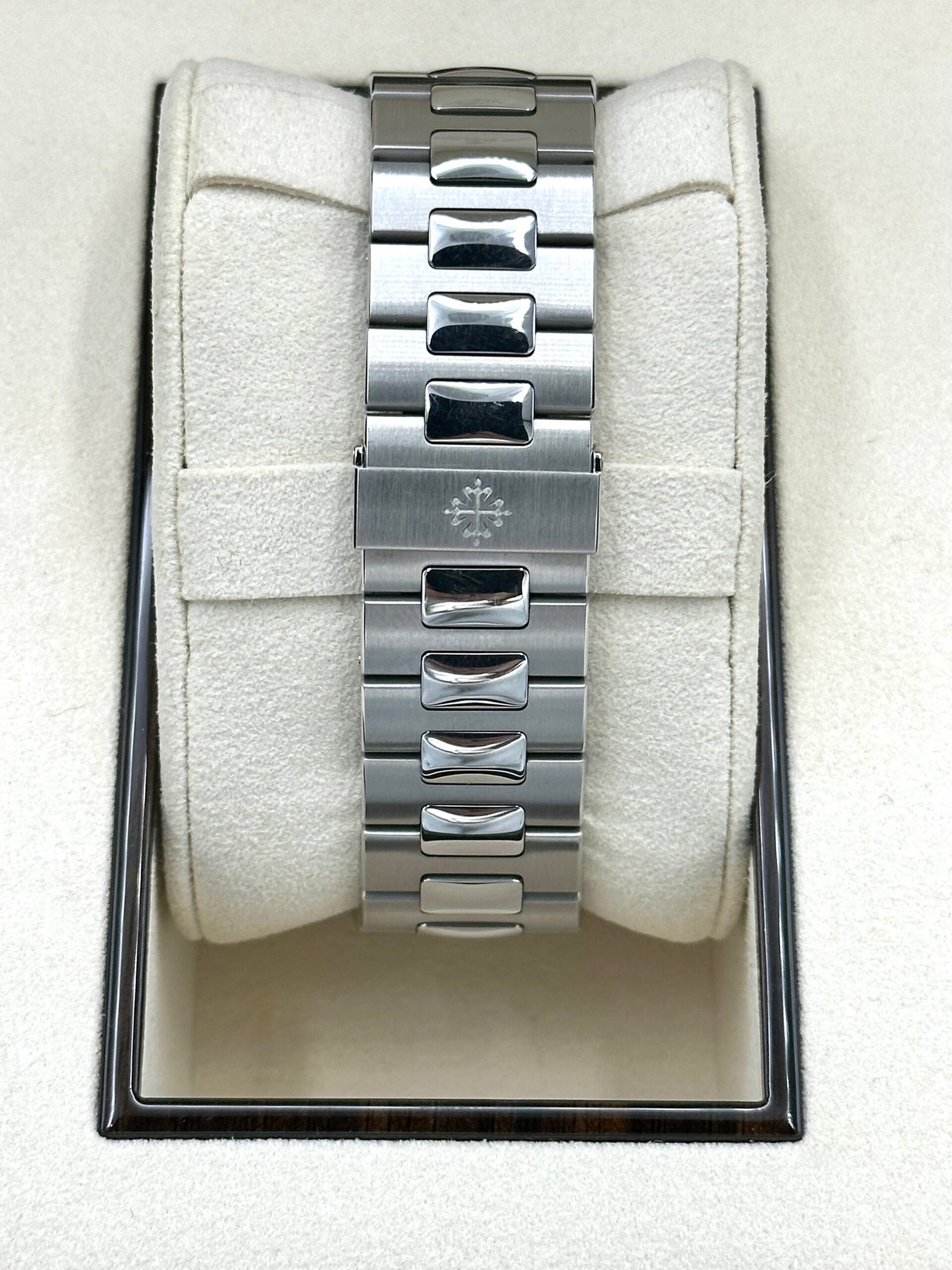 Patek Philippe 40mm 5711/1A-010 Nautilus Stainless Steel Blue Dial - Image 2