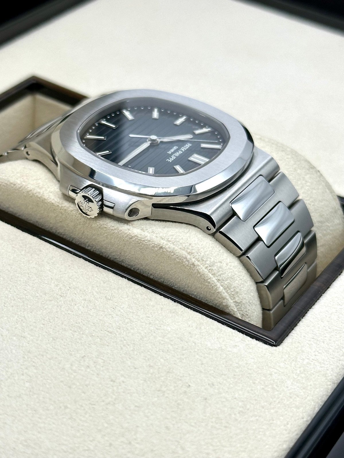 Patek Philippe 40mm 5711/1A-010 Nautilus Stainless Steel Blue Dial - Image 7