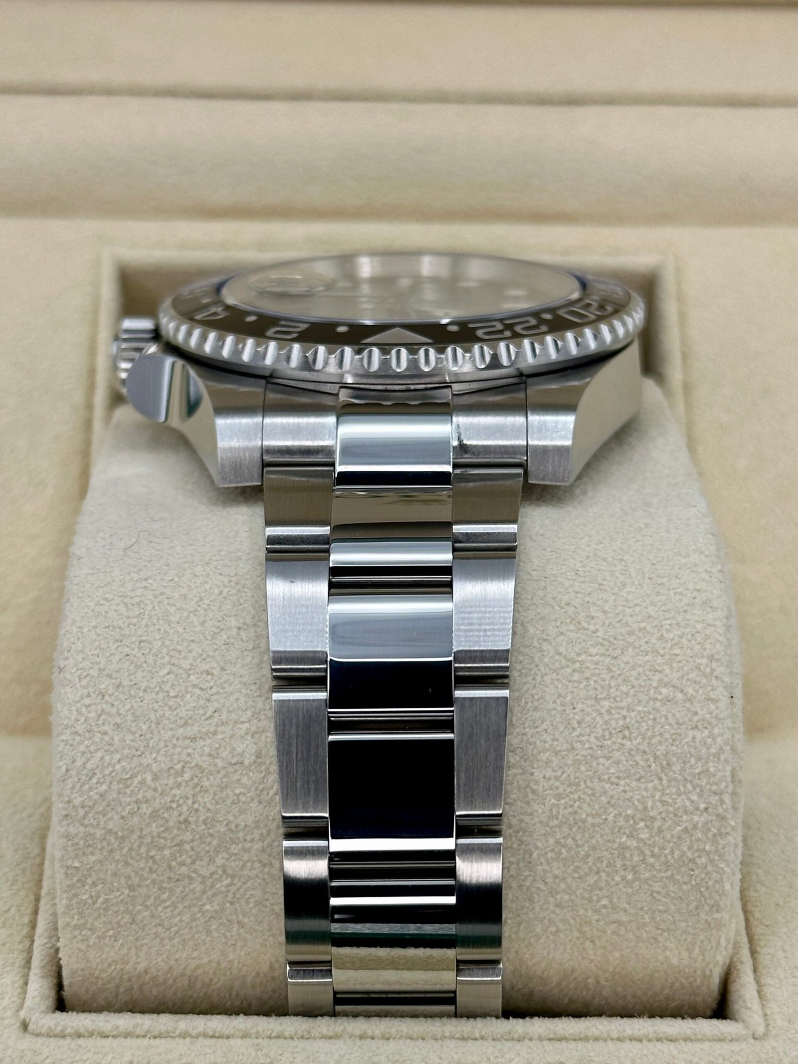 2018 Rolex GMT-Master II “Batman” 40mm 116710BLNR Oyster - Image 4