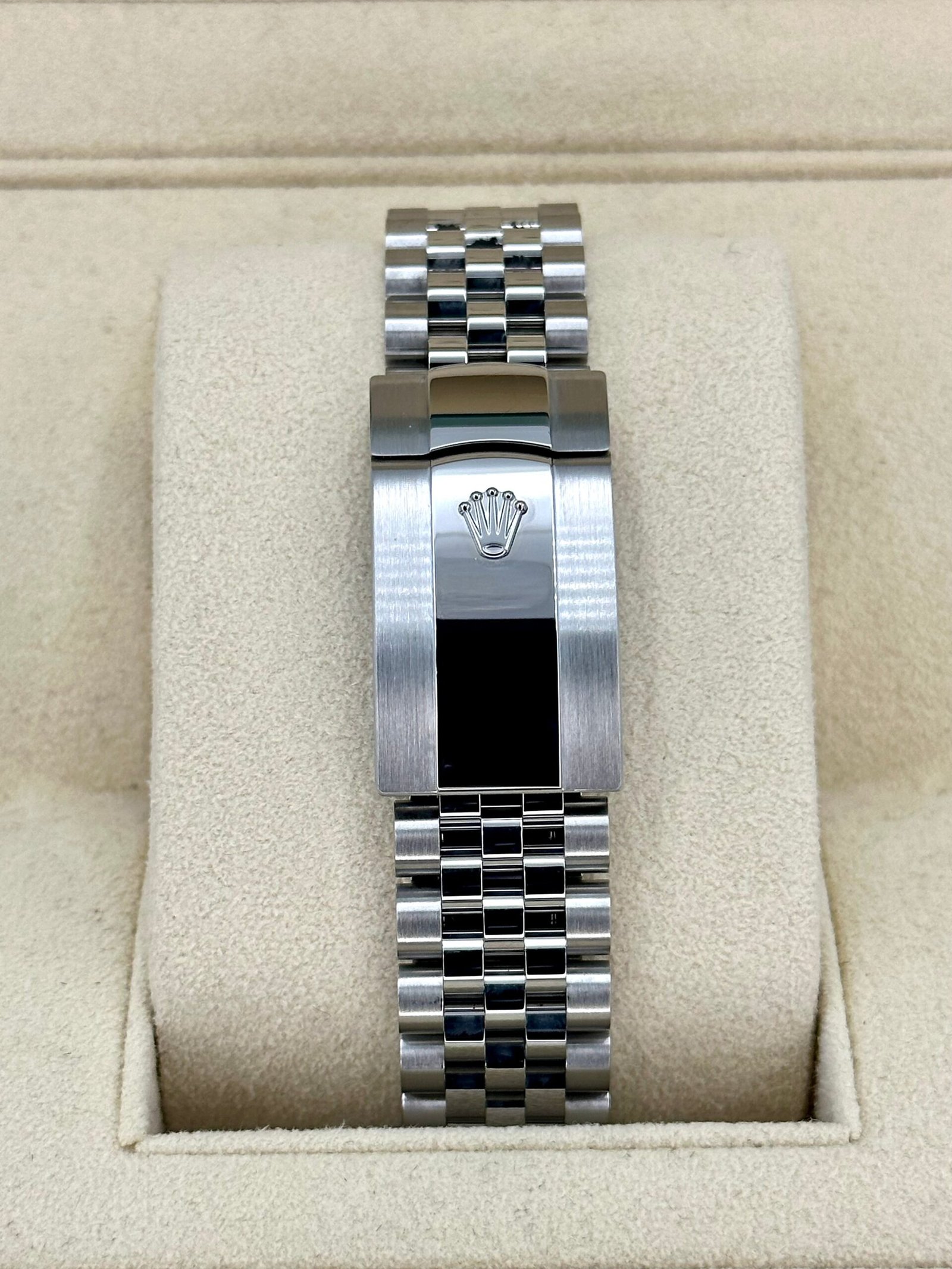 2022 Rolex Datejust 36mm 126234 Jubilee Blue Dial - Image 2