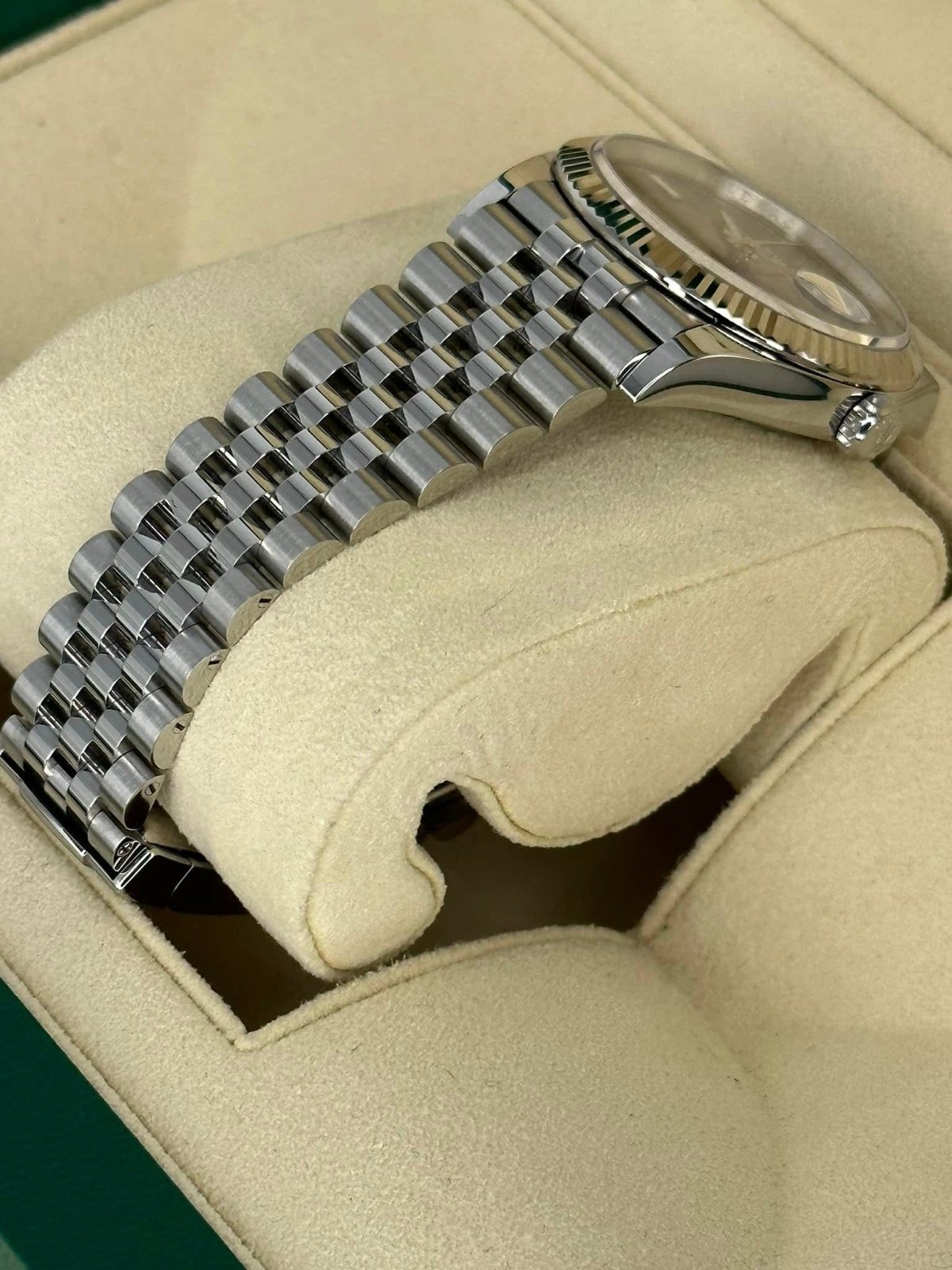 2023 Rolex Datejust 36mm 126234 Jubilee Wimbledon Dial - Image 5