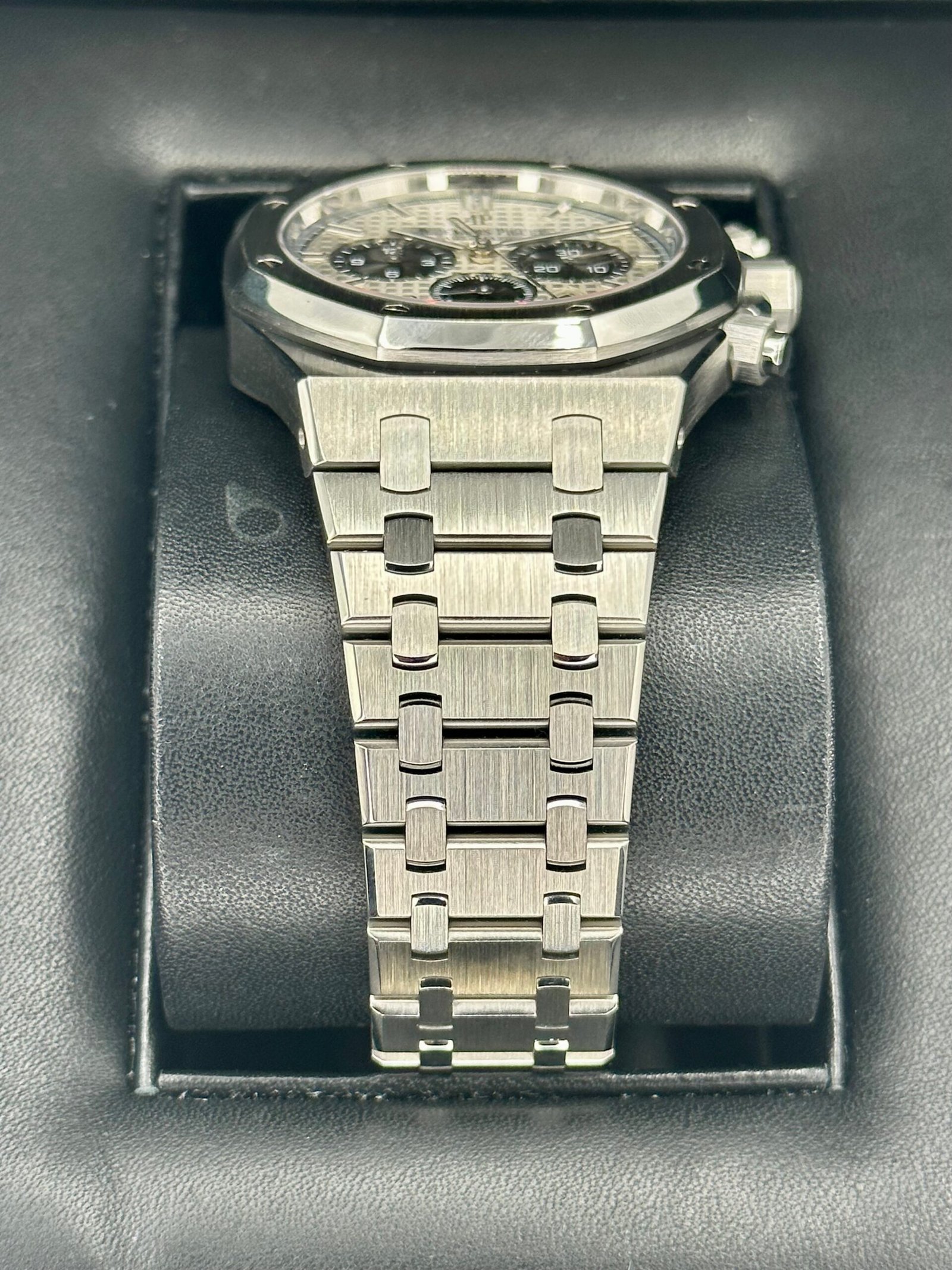 2021 Audemars Piguet Royal Oak 41mm 26331ST Chronograph Panda - Image 3