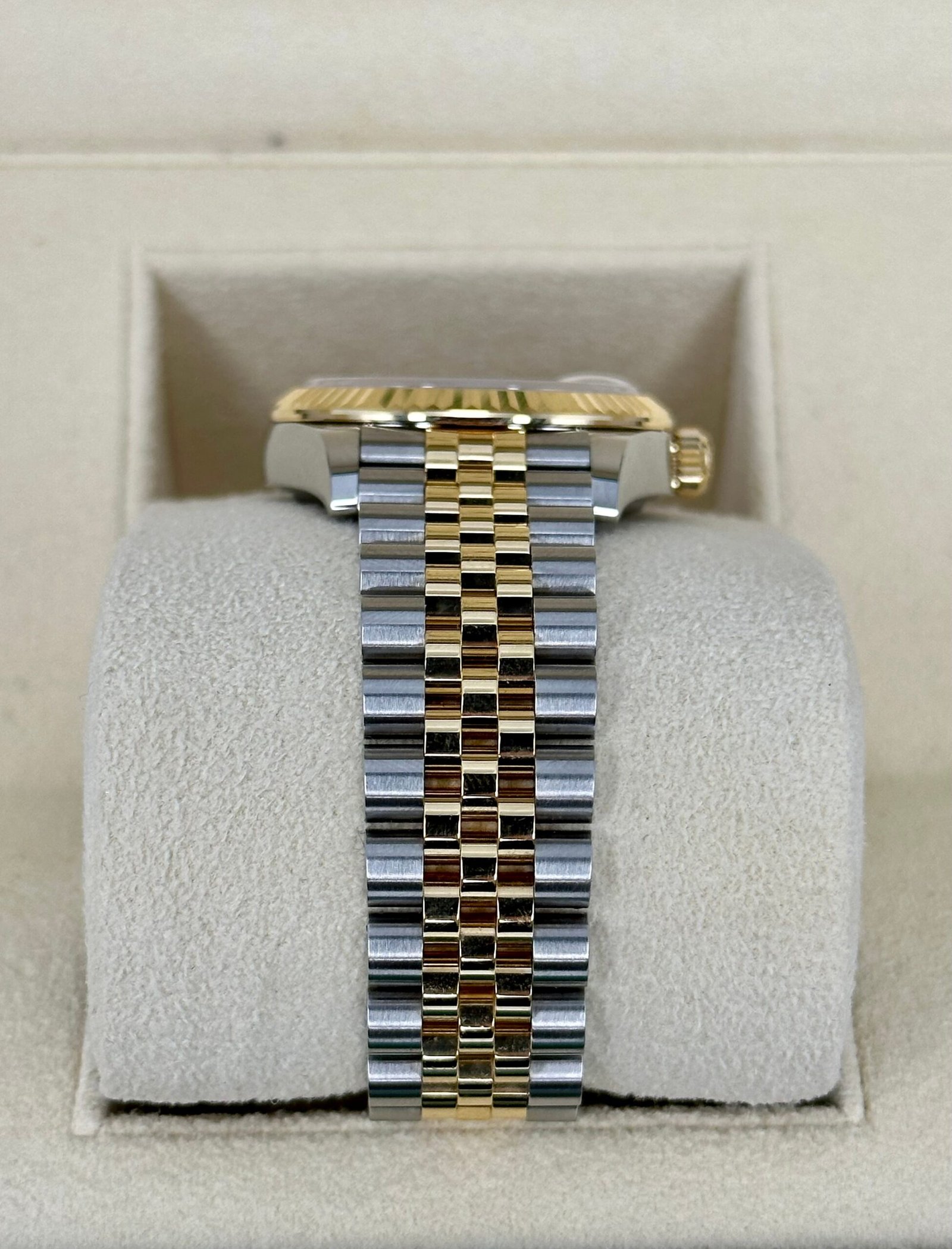 2023 Roles Datejust 31mm Two-Tone Jubilee Mother of Pearl Diamond Dial - Image 3
