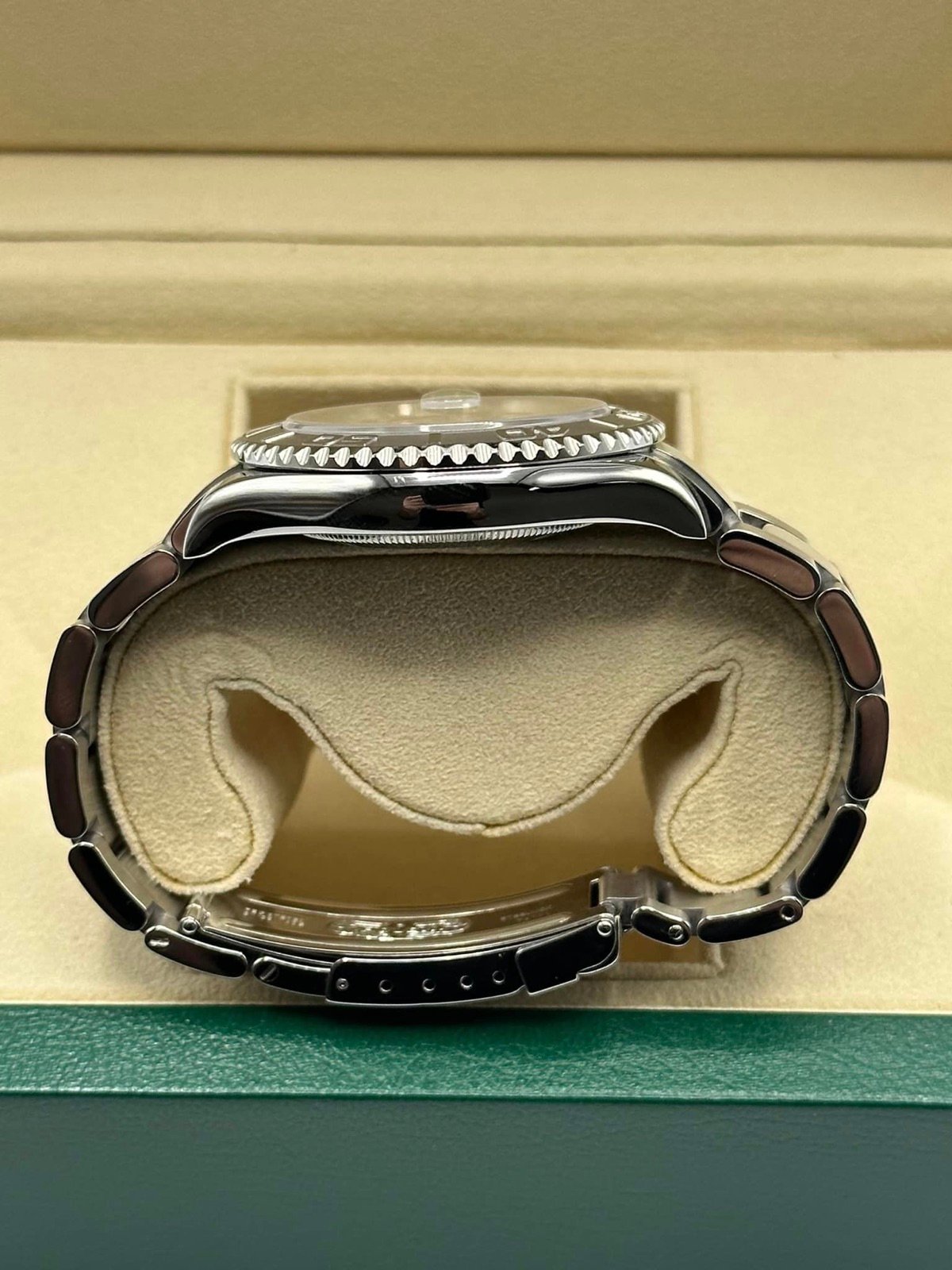 Rolex Yacht-Master 40mm 16622 Platinum Bezel and Dial - Image 10