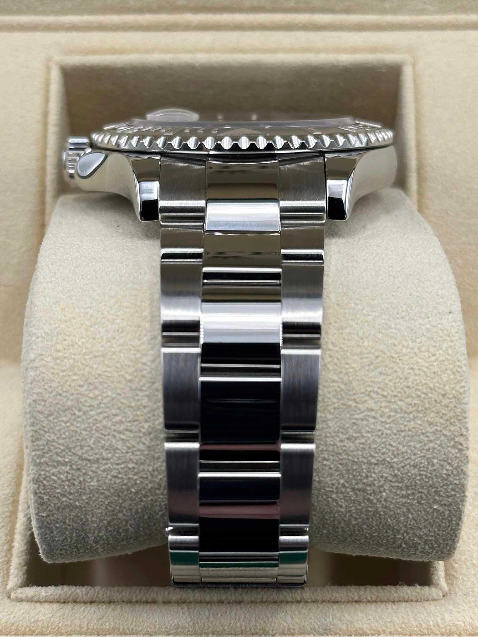 Rolex Yacht-Master 40mm 16622 Platinum Bezel and Dial - Image 4