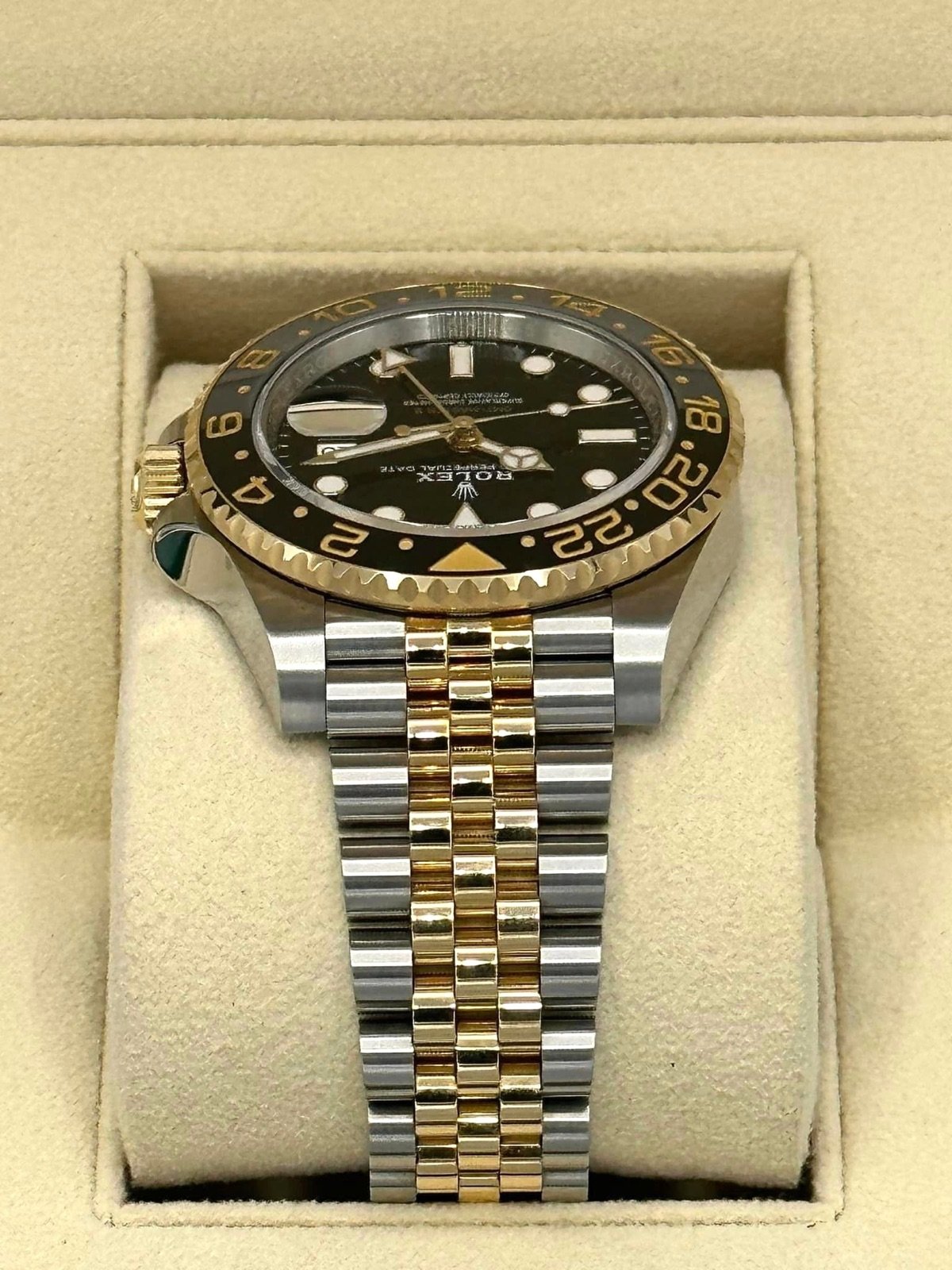 2023 Rolex GMT-Master II 40mm 126713GRNR Two-Tone Jubilee Black Dial - Image 10