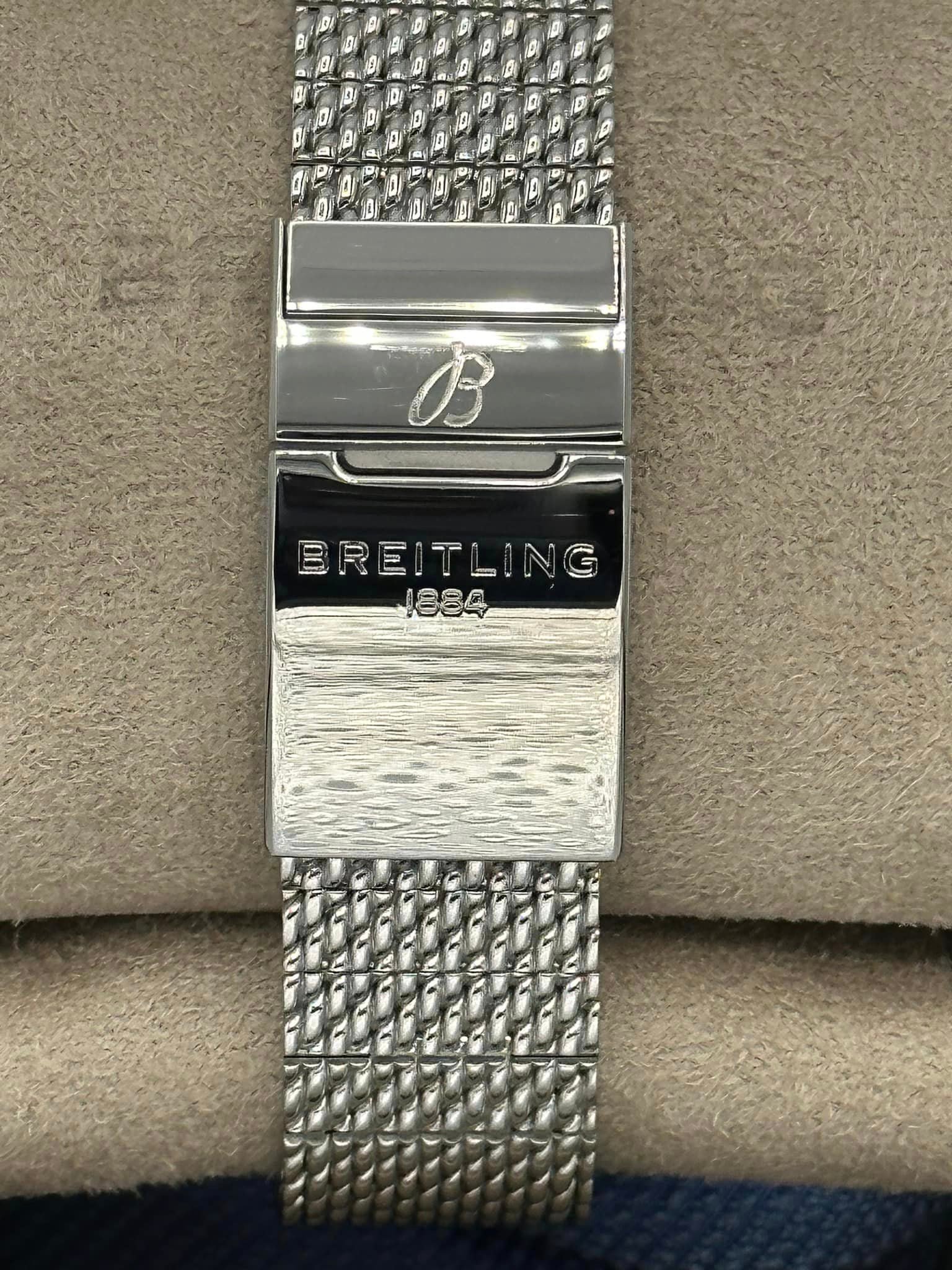 2023 Breitling Superocean Heritage 42mm AB2010 Green Dial - Image 2