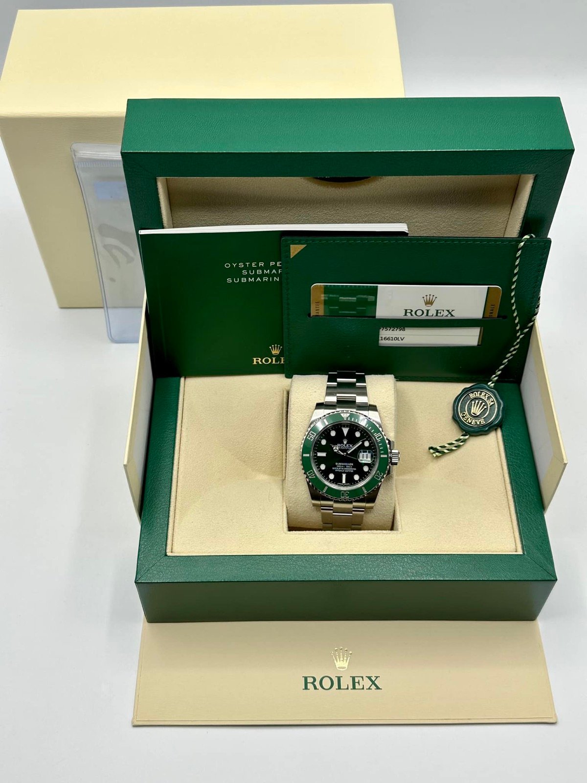 2016 Rolex Submariner “Hulk” 40mm 116610LV Green Dial - Image 11