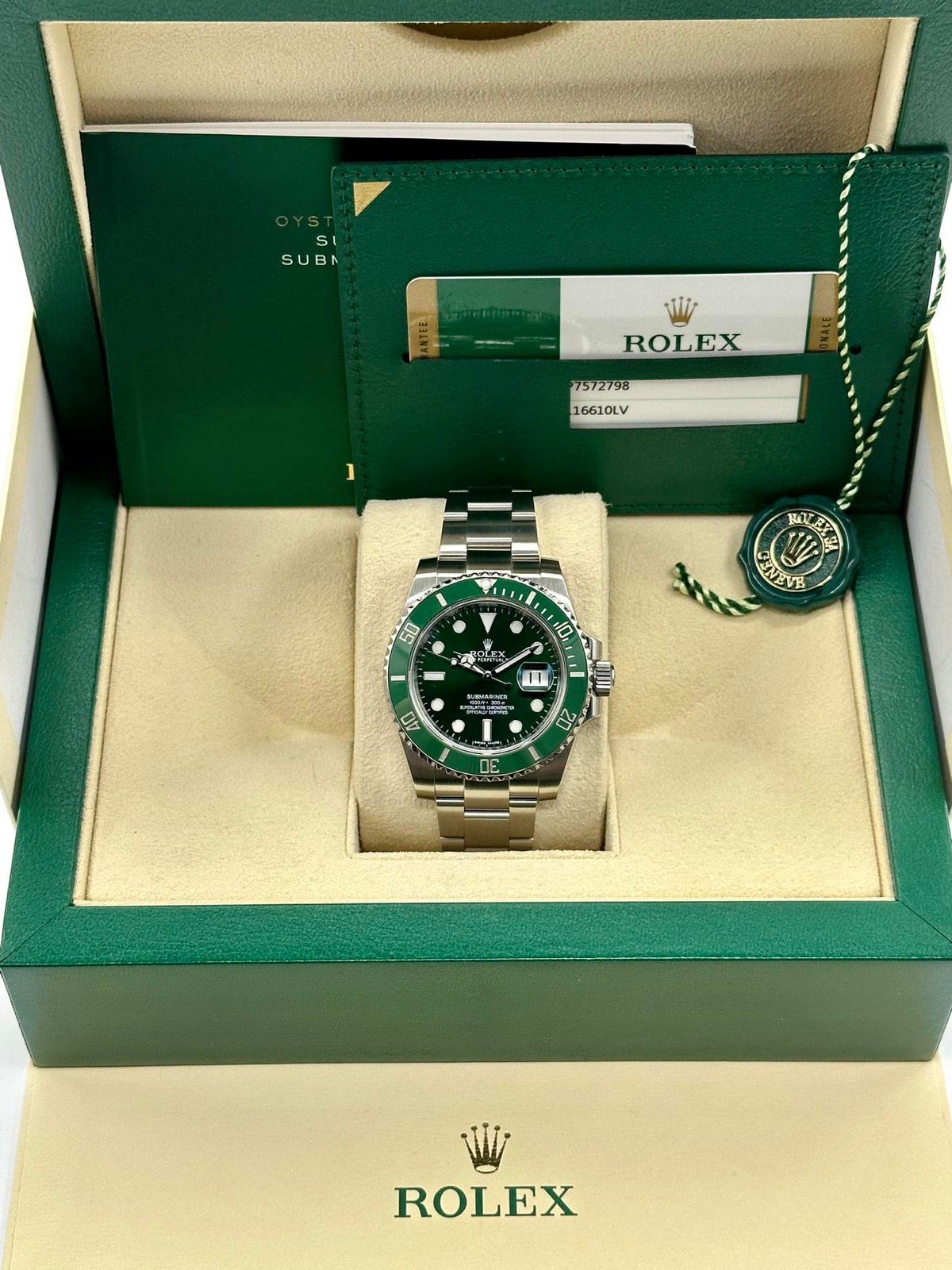 2016 Rolex Submariner “Hulk” 40mm 116610LV Green Dial - Image 12