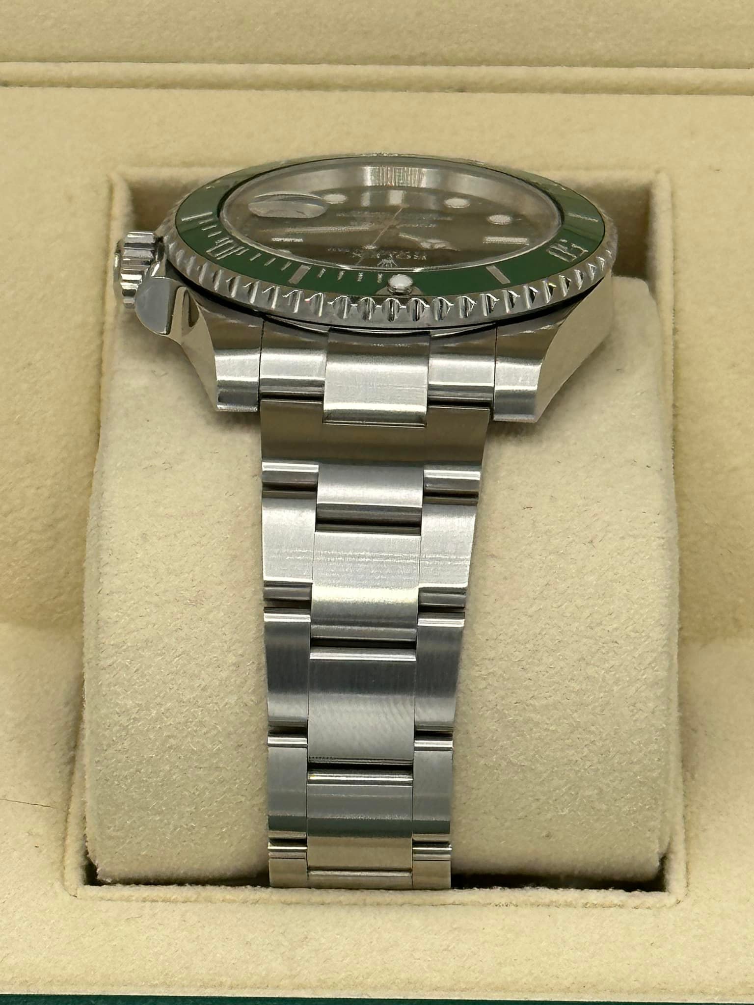 2016 Rolex Submariner “Hulk” 40mm 116610LV Green Dial - Image 3