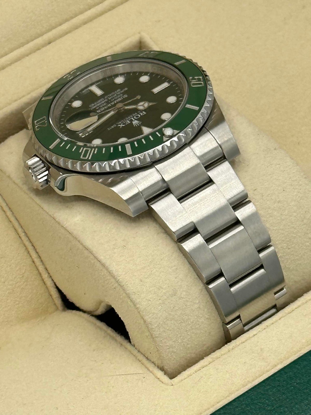 2016 Rolex Submariner “Hulk” 40mm 116610LV Green Dial - Image 6