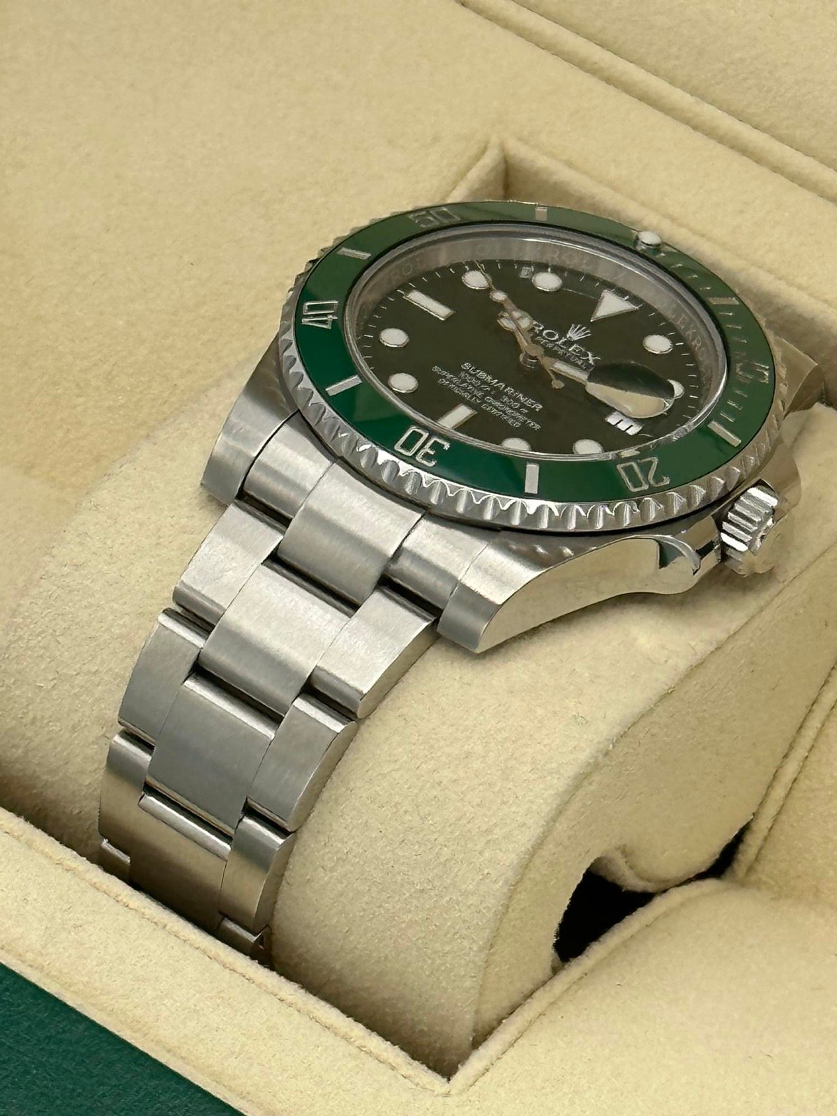 2016 Rolex Submariner “Hulk” 40mm 116610LV Green Dial - Image 7