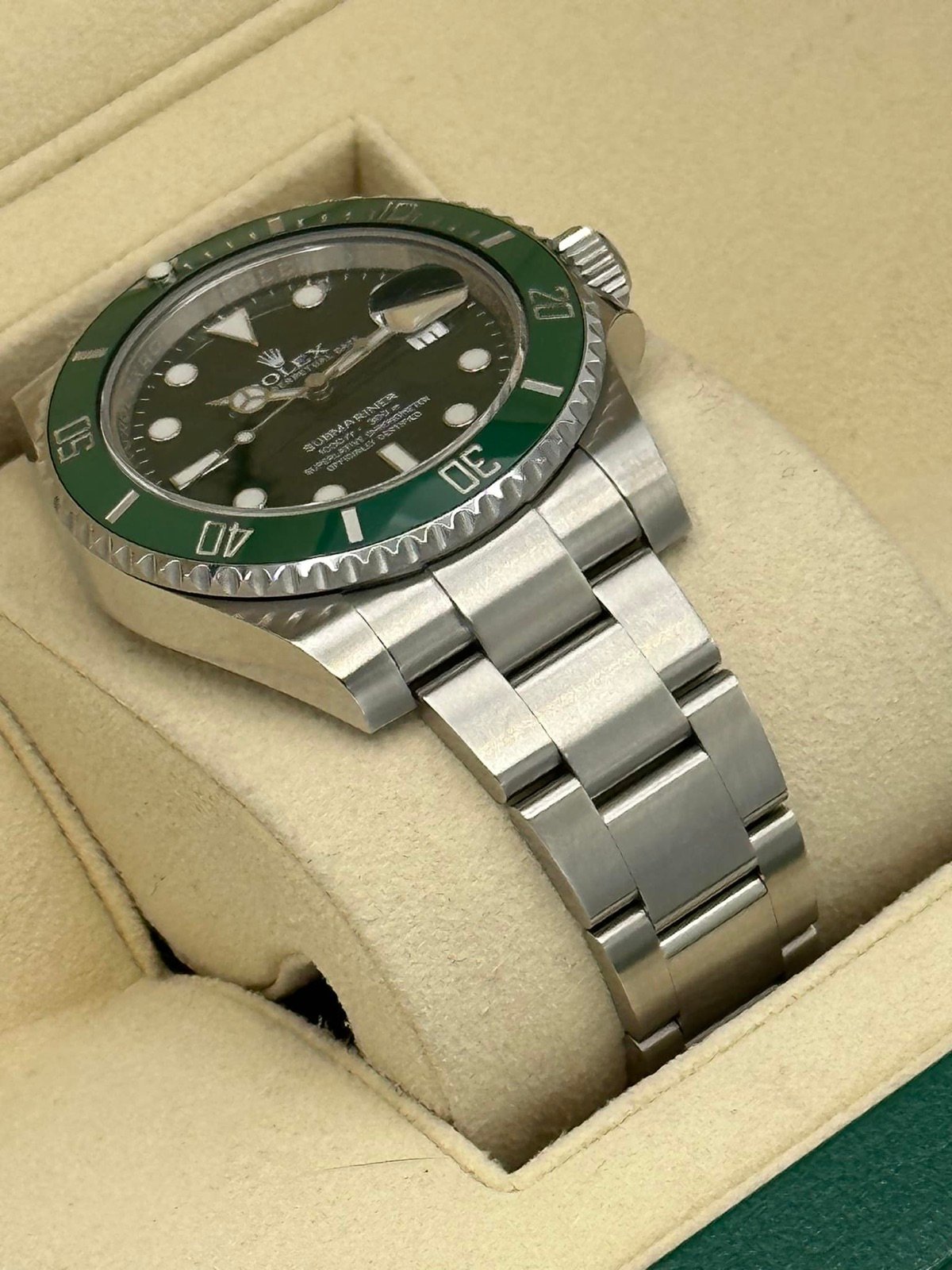2016 Rolex Submariner “Hulk” 40mm 116610LV Green Dial - Image 8