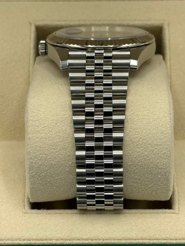 2021 Rolex Datejust 41mm 126334 Jubilee Wimbledon Dial - Image 4