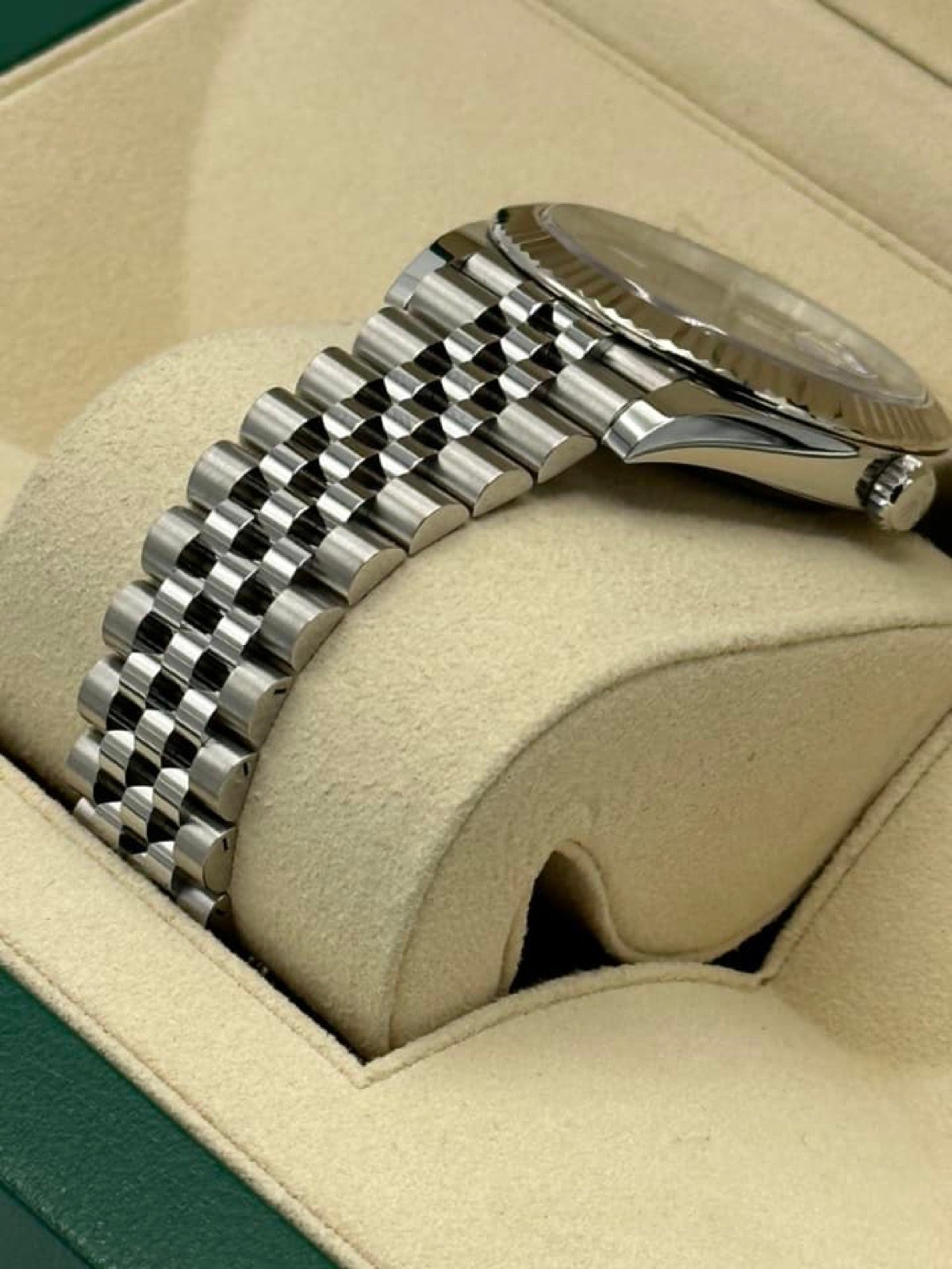 2021 Rolex Datejust 41mm 126334 Jubilee Wimbledon Dial - Image 5