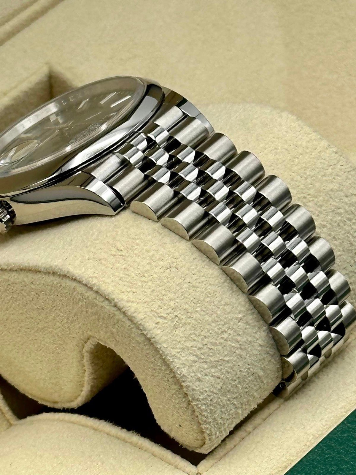 Rolex 2023 Datejust 36mm 126200 Jubilee Mint Green Dial (Unworn) - Image 8