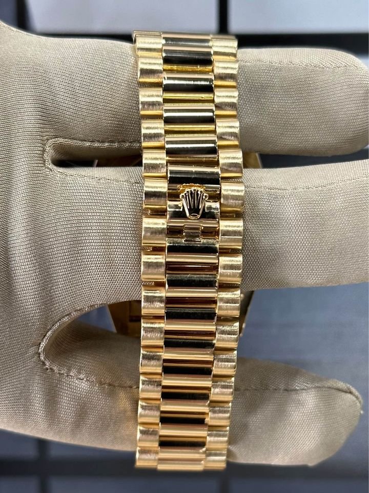 2017 Rolex Day-Date 40mm 228238 Presidential Silver Dial - Image 2