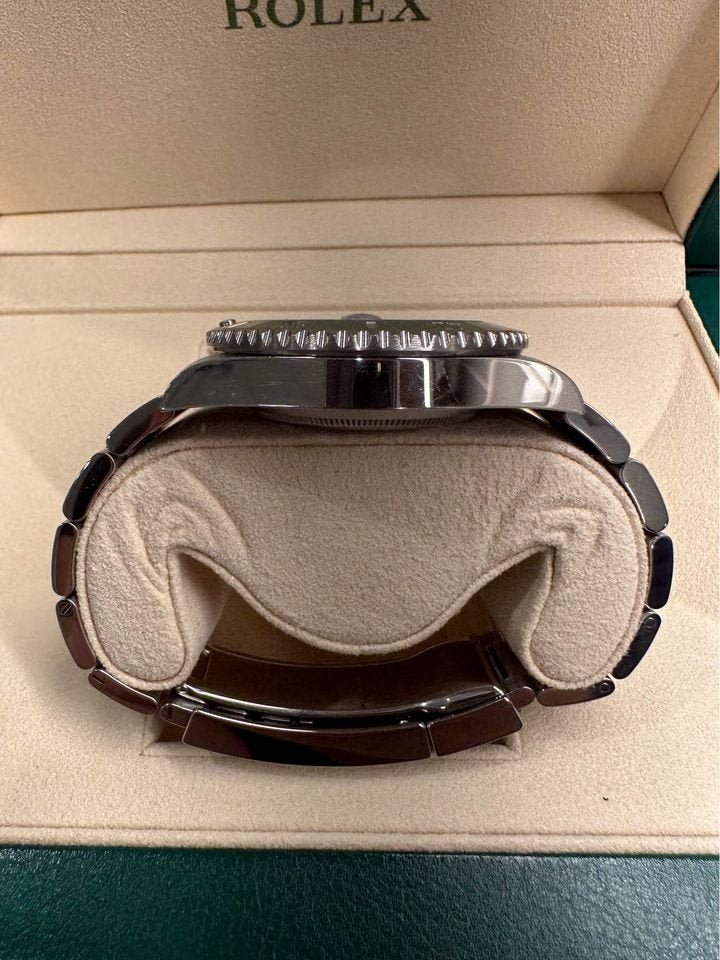 2014 Rolex Submariner “HULK” 40mm 116610LV Green Dial - Image 2