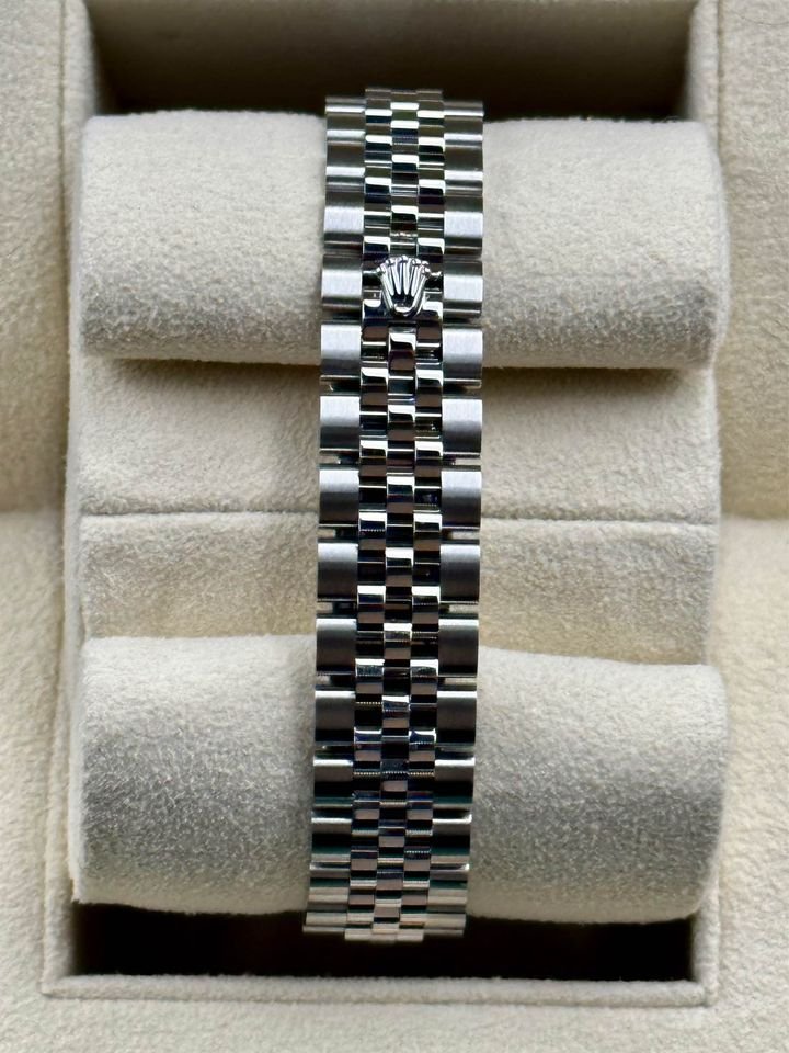 2022 Rolex Ladies Datejust 28mm 279174 Diamond Mother of Pearl Dial (Unworn) - Image 2