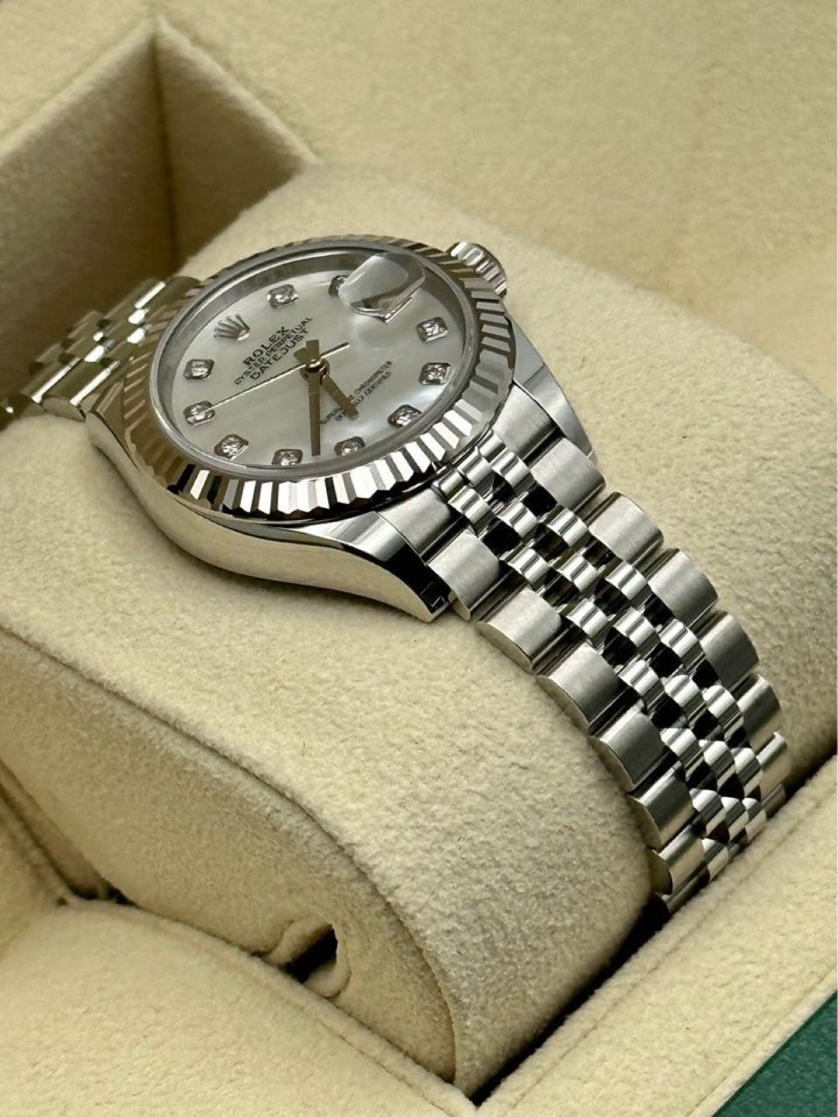 2022 Rolex Ladies Datejust 28mm 279174 Diamond Mother of Pearl Dial (Unworn) - Image 5