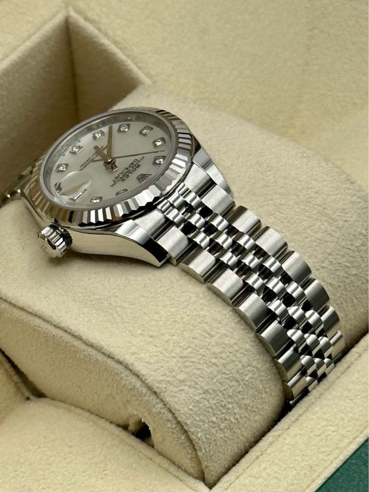 2022 Rolex Ladies Datejust 28mm 279174 Diamond Mother of Pearl Dial (Unworn) - Image 7